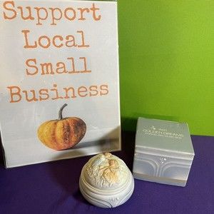 COPY - Vintage Avon 1985 Porcelain Music Trinket Box Golden Dreams Hand Painted…